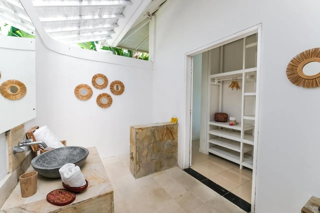 Villa Hally Bali 乌干沙