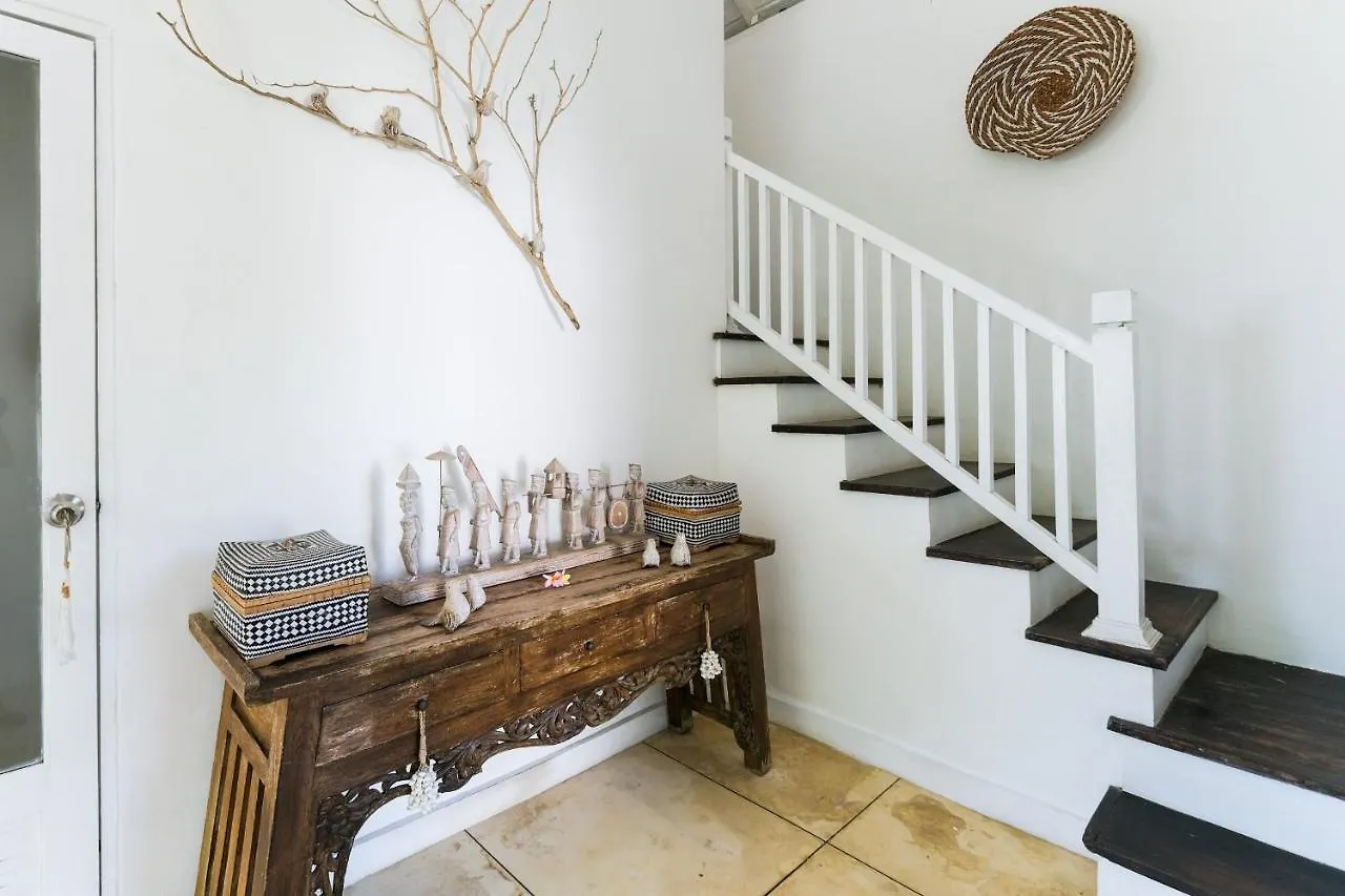 Villa Hally Bali 乌干沙