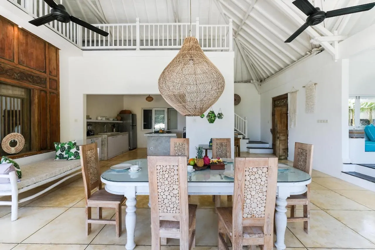 Villa Hally Bali 乌干沙