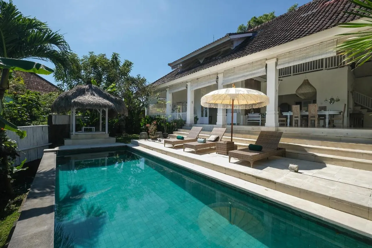Villa Hally Bali 乌干沙