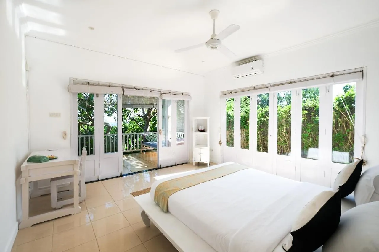 Villa Hally Bali 乌干沙