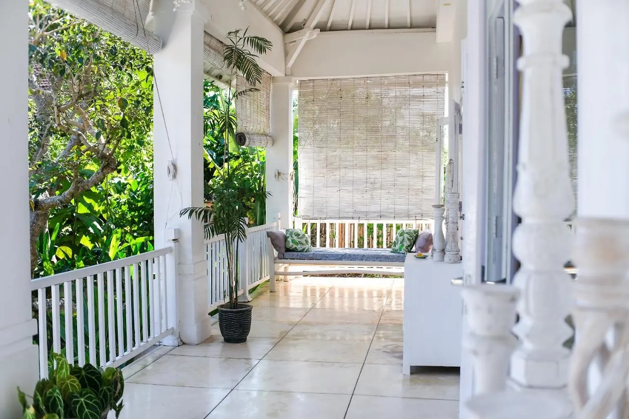 Villa Hally Bali 乌干沙
